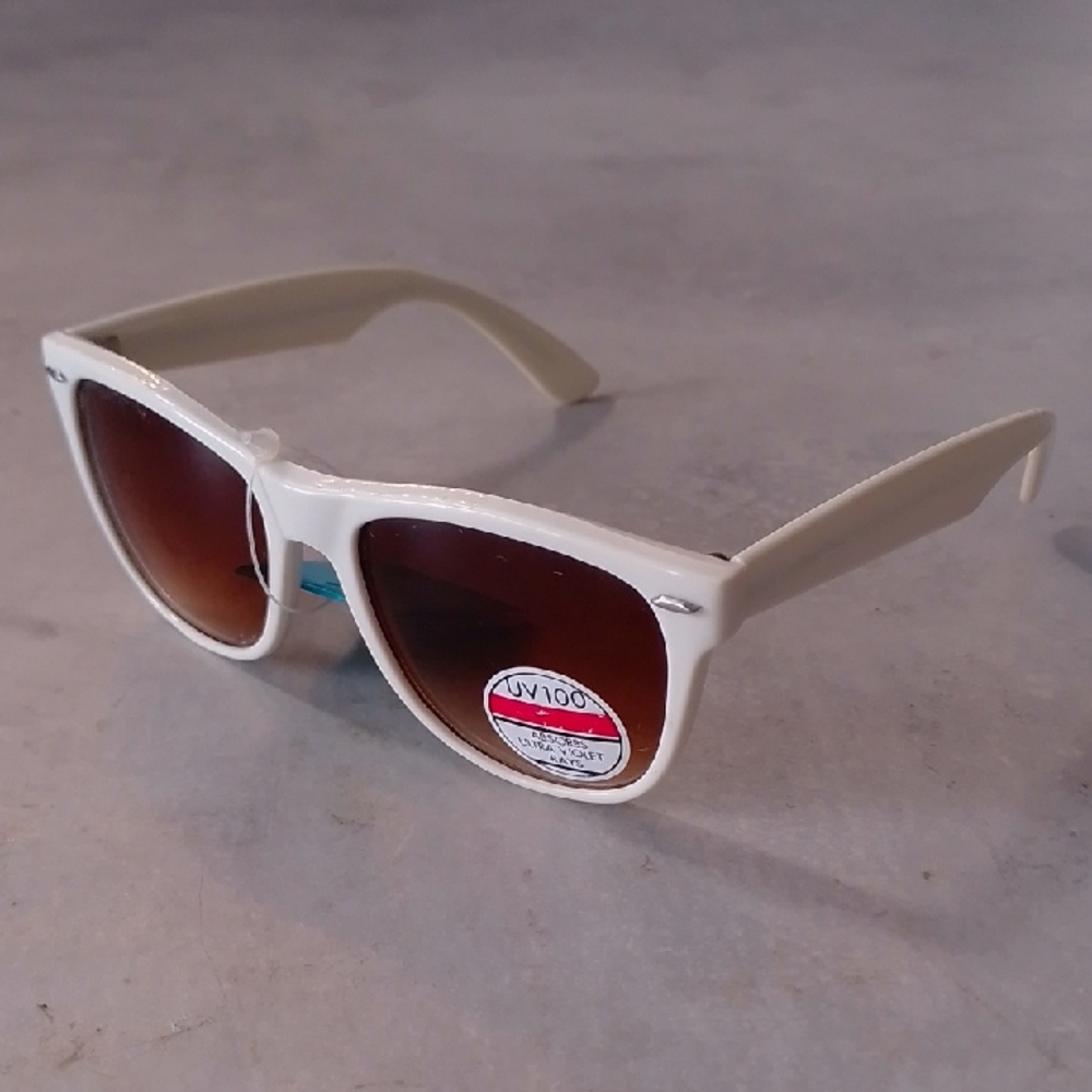 Vintage NWT 1990s Deadstock White Riviera Hip-Hop Sunglasses – UV100 #6324 (Bran